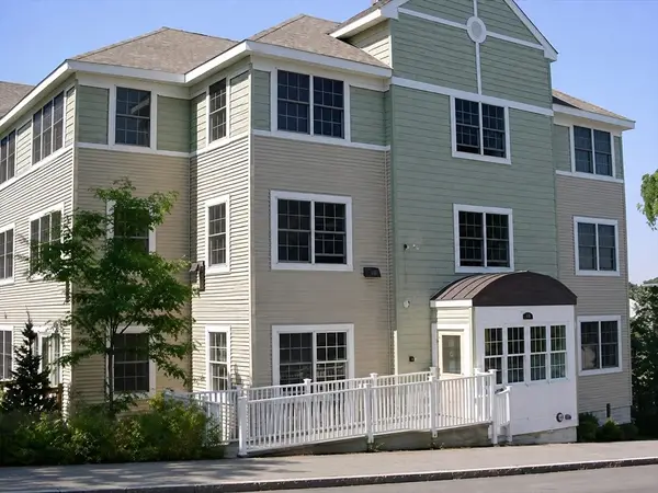 48 Federal St #206, Beverly, MA 01915