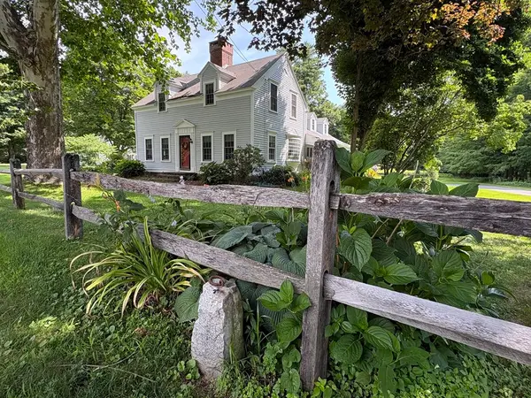 11 Green River Road, Greenfield, MA 01301