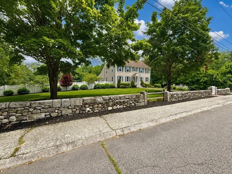 10 Stoneybrook Drive, Bridgewater, MA 02324 - #3