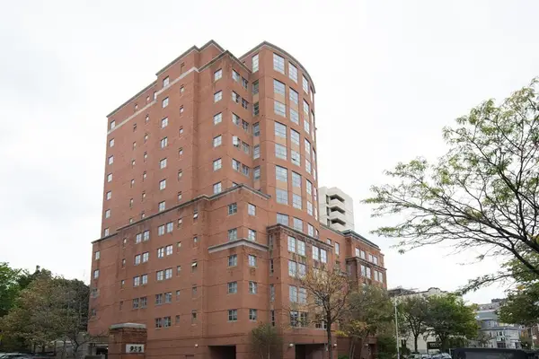 931 Massachusetts Ave. #801, Cambridge, MA 02139