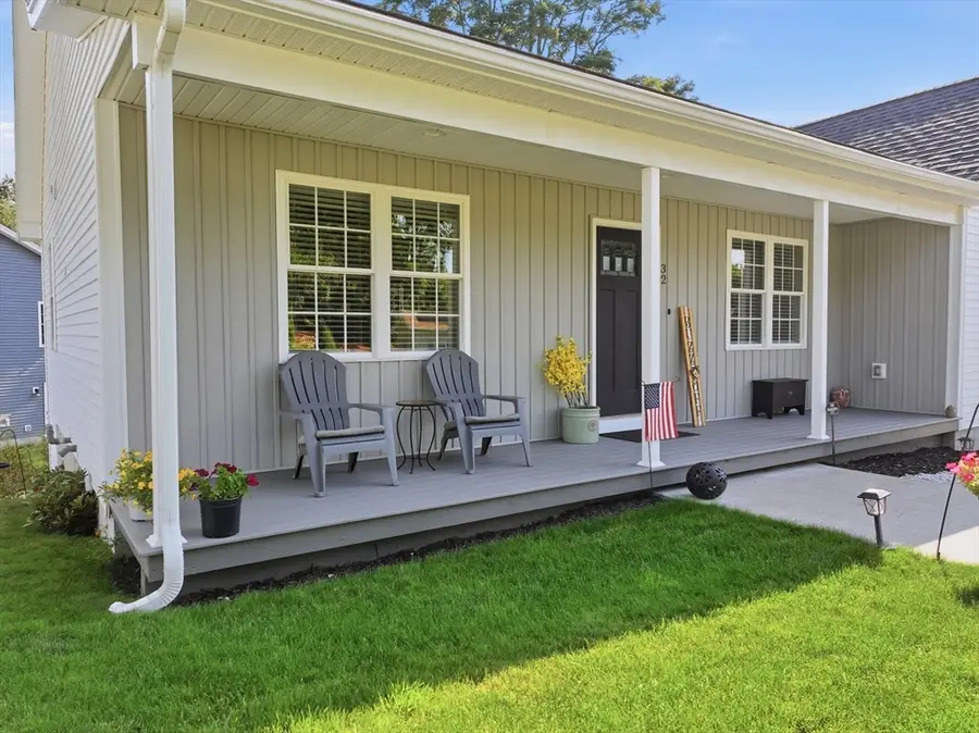 32 Nelson St, Warren, MA 01083 - #3