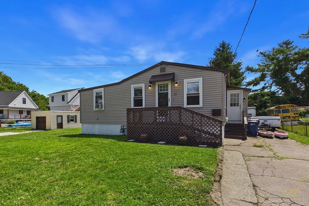 21 Golf St, Fairhaven, MA 02719 - #1