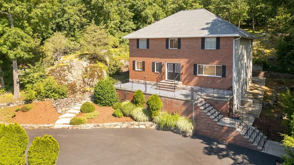 12 Parkway Dr, Saugus, MA 01906 - #1