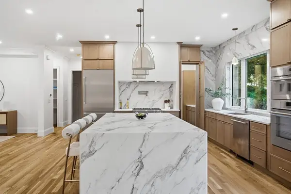 60 Rear Lynnbrook Rd, Lynnfield, MA 01940