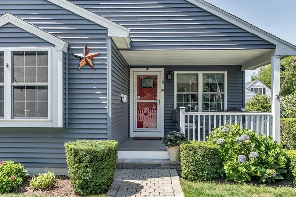 15 Hourihan St, Peabody, MA 01960