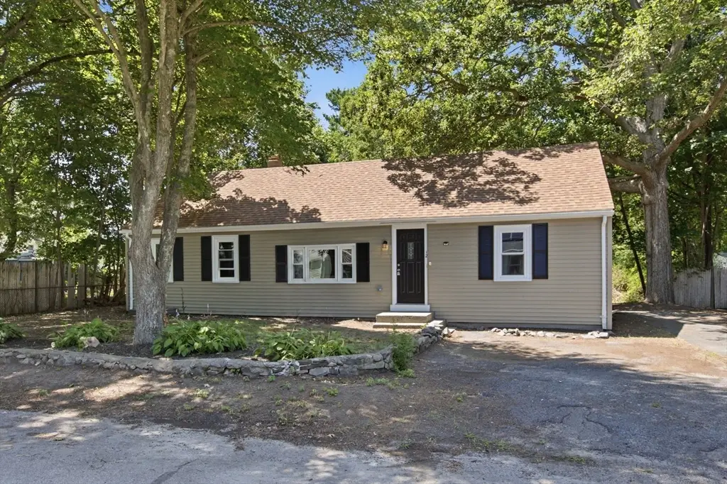 12 Elizabeth St, Stoughton, MA 02072 - #1