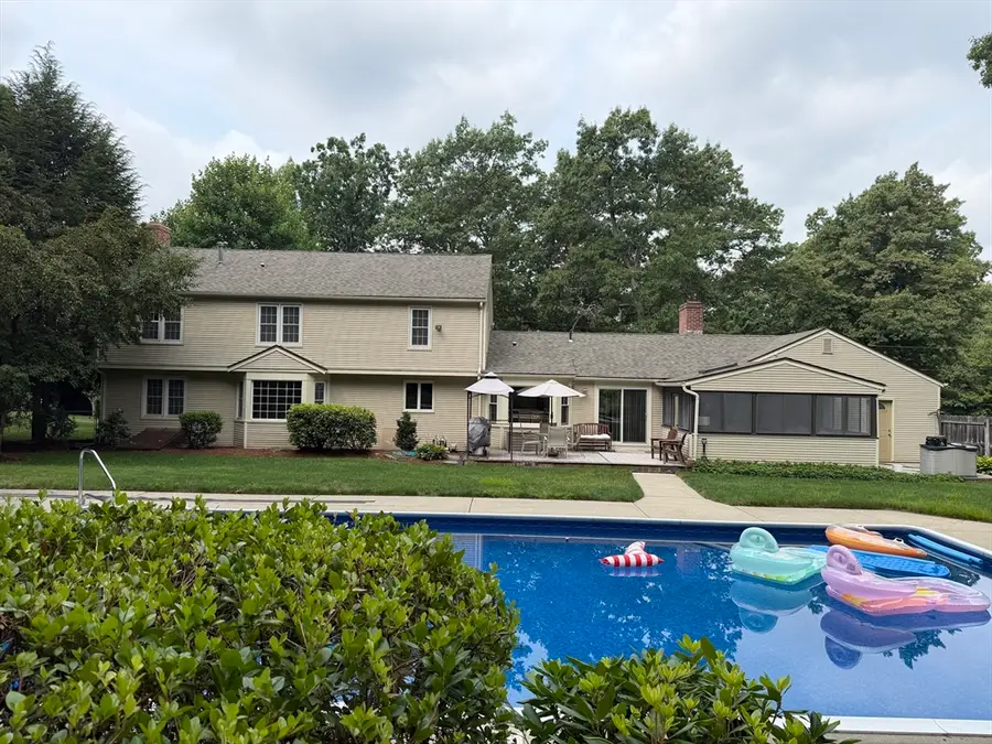 29 W Colonial Rd, Wilbraham, MA 01095 - #2