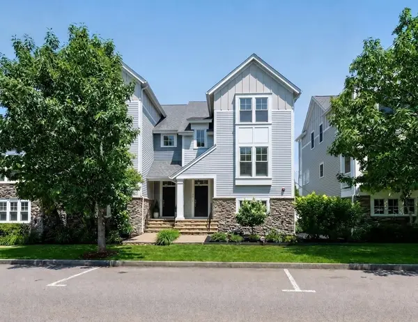 34 Parkview St, Weymouth, MA 02190