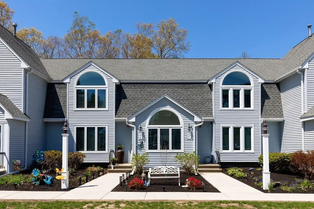 35 Pilgrim Village Road #402, Taunton, MA 02780 - #1