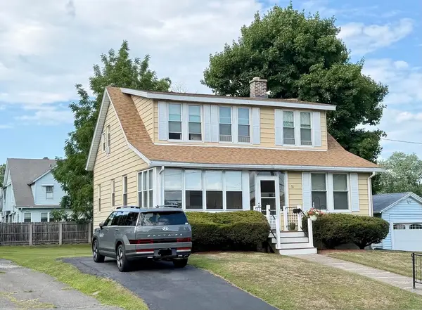 31 King St, Holyoke, MA 01040