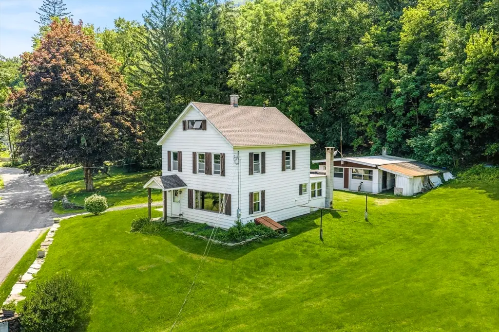 8 Underwood Ave, Easthampton, MA 01027 - #1