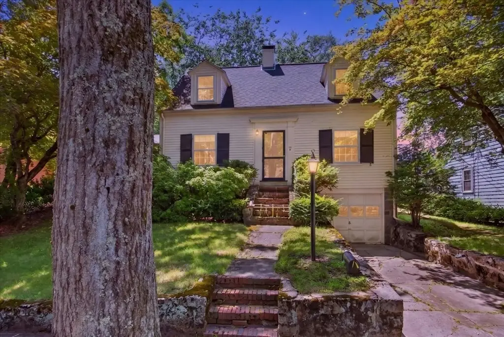 25 Leland Rd, Chestnut Hill, MA 02467 - #1