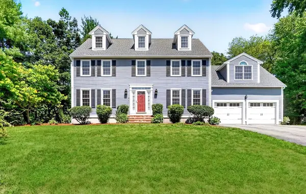 8 Saddle Way, Walpole, MA 02081