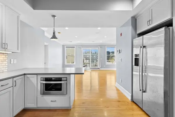 37 P St #3, Boston, MA 02127