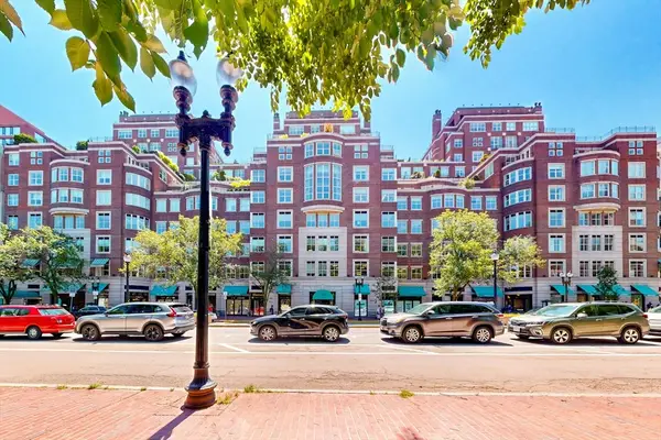 300 Boylston St #601, Boston, MA 02116