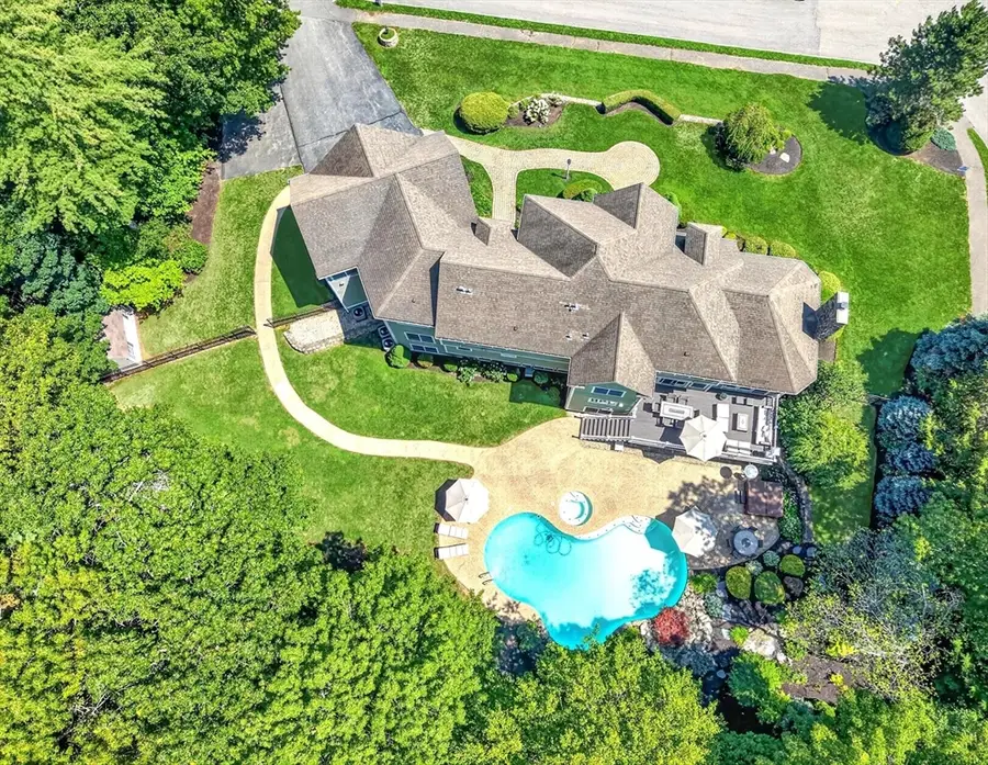 2 Goldman Cir, Bedford, MA 01730 - #2