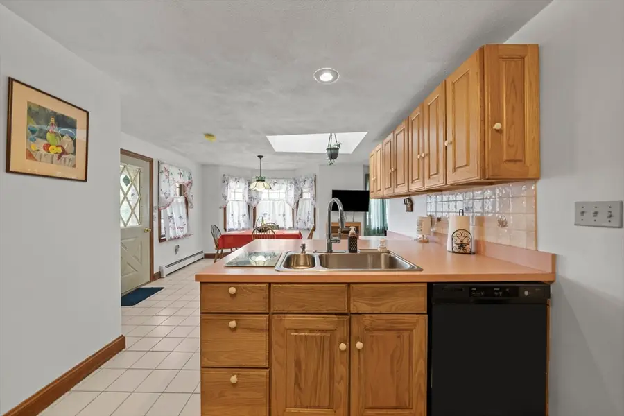 52 Wyman St, Woburn, MA 01801 - #3