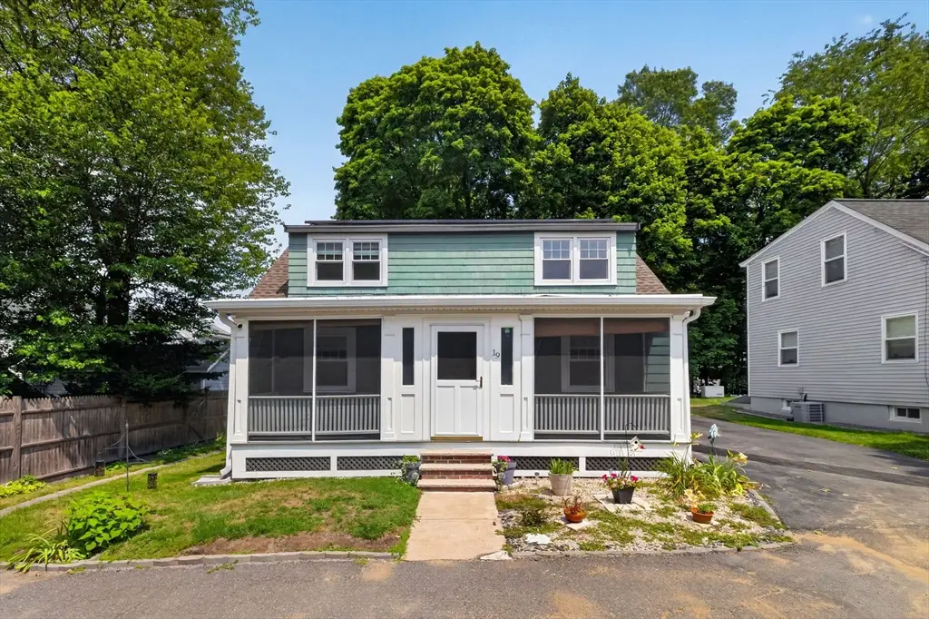19 Springvale Ln, Lynn, MA 01904 - #1
