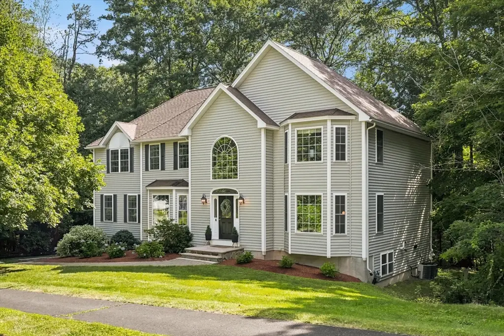 6 Londonderry Ln, Georgetown, MA 01833 - #1