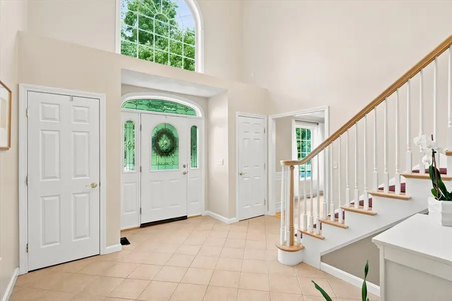 6 Londonderry Ln, Georgetown, MA 01833 - #2