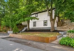 9 Walden Pond Ave, Saugus, MA 01906