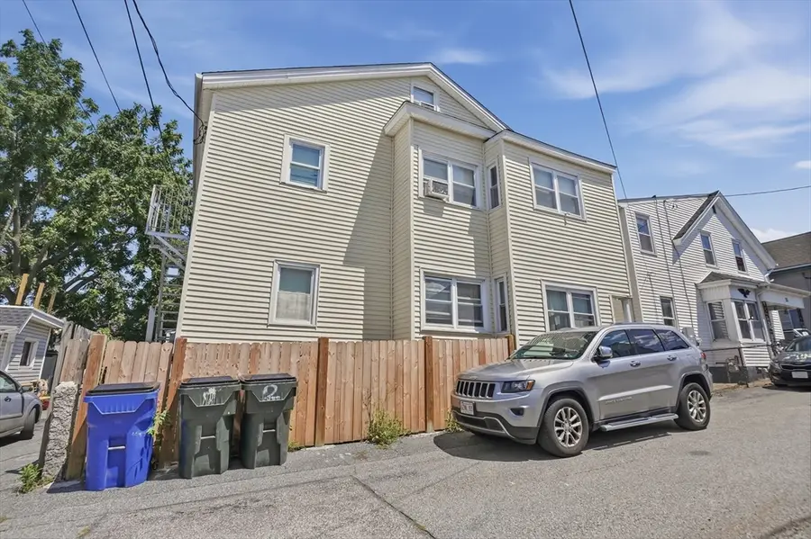 22 Sachem St, Fall River, MA 02724 - #3