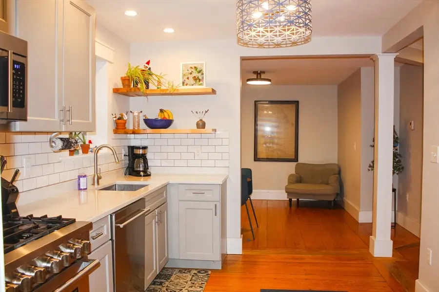 24 Desmond Ave #C, Manchester, MA 01944 - #2