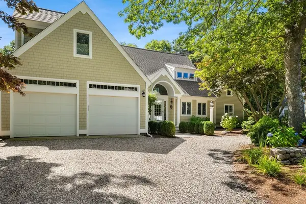 13 Driftwood Circle, Mashpee, MA 02649