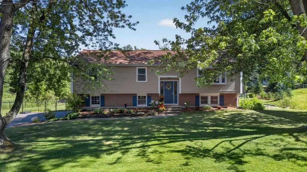 3 Jerridge Ln, Chelmsford, MA 01824 - #1