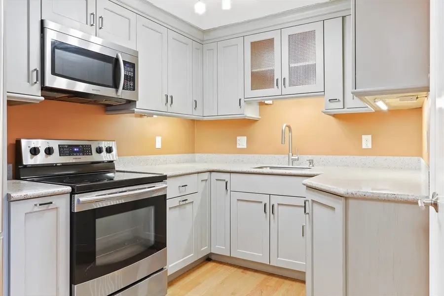 8 Riverside St #3-3, Watertown, MA 02472 - #2
