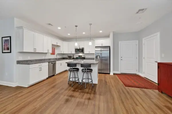 2 Longwood Lane #204, Hanover, MA 02339
