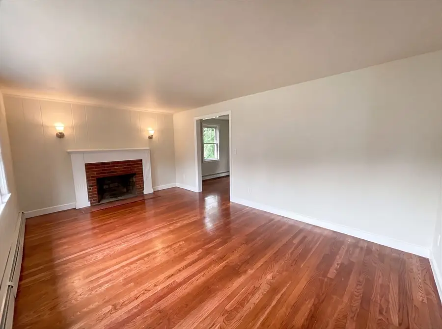 48 Woodlawn St, Randolph, MA 02368 - #3