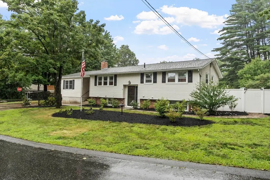 2 Stratton Dr, Hudson, MA 01749 - #1