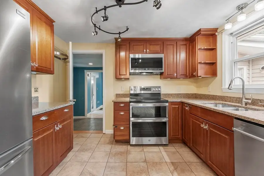 2 Stratton Dr, Hudson, MA 01749 - #2