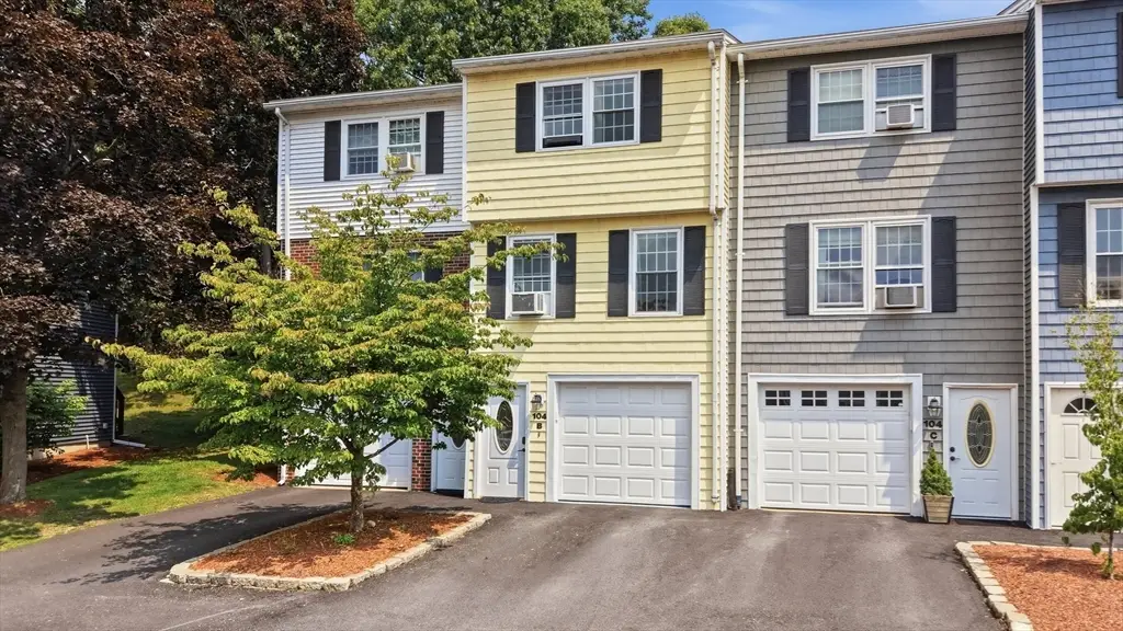 104 Roper St #B, Lowell, MA 01852 - #1