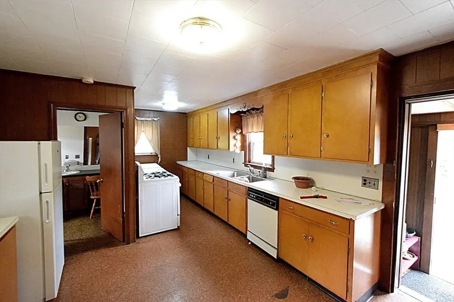 12 Presbrey Ct, Taunton, MA 02780 - #3