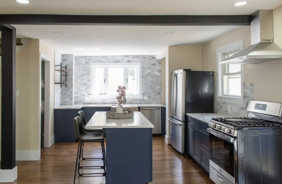 15 Churchill St, Milton, MA 02186 - #1