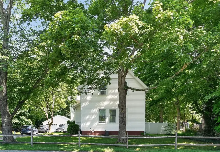 207 N Central St, East Bridgewater, MA 02333 - #2