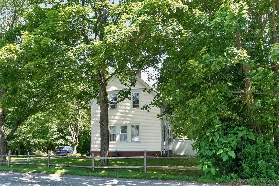 207 N Central St, East Bridgewater, MA 02333 - #3