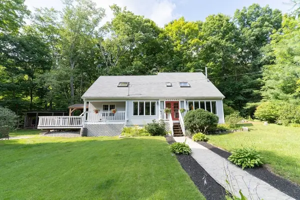 31 Little Alum Rd, Brimfield, MA 01010