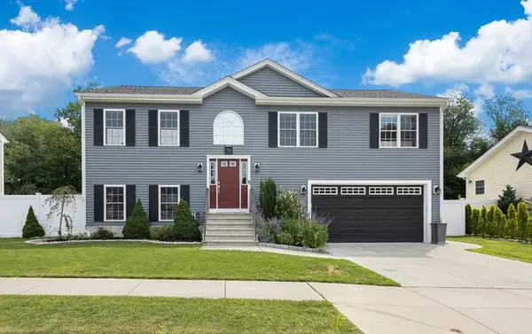 76 Seth Daniel Dr, New Bedford, MA 02745