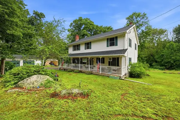 10 Lyman Barnes Rd, Brimfield, MA 01010