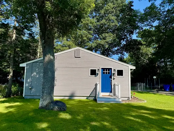 72 Handy Rd, Bourne, MA 02559