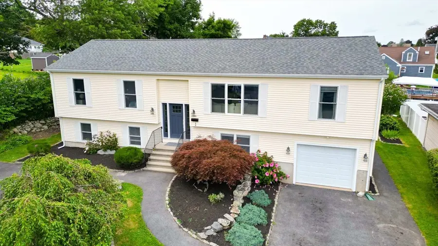 360 Perron Ave, Somerset, MA 02726 - #2