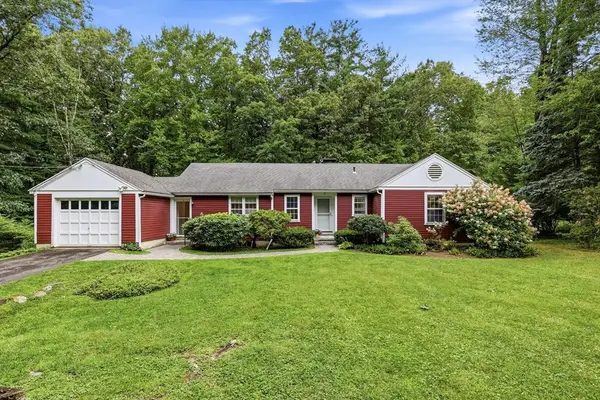 18 Red Gate Ln, Amherst, MA 01002