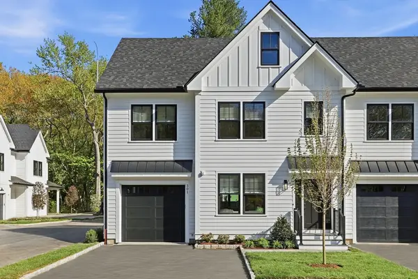 36 Loomis #203, Bedford, MA 01730