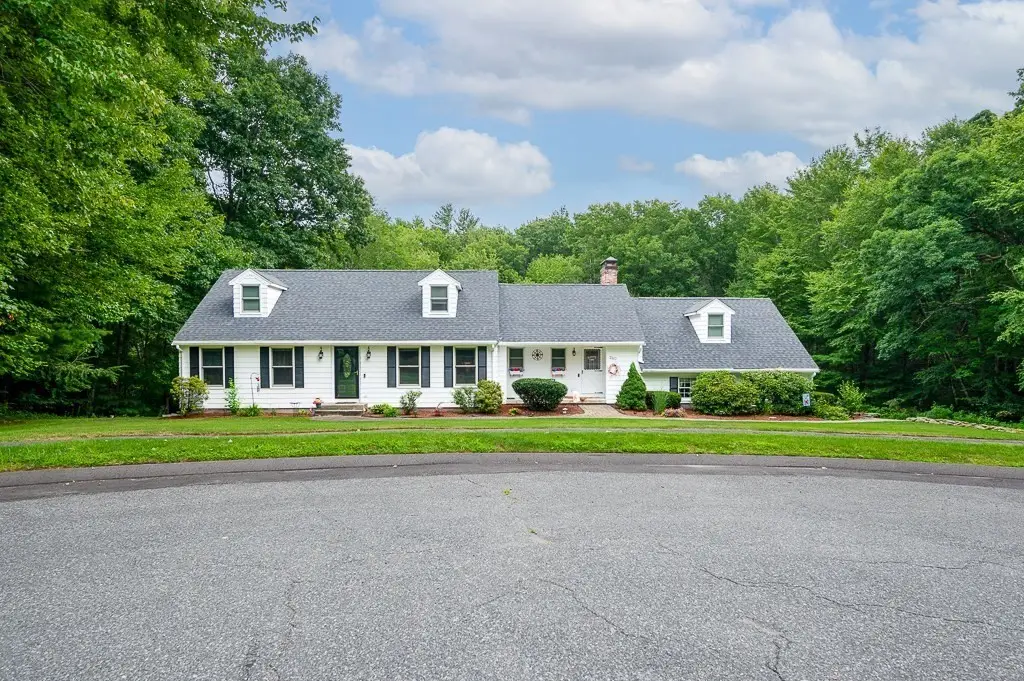 240 Meadow Wood Dr, Holden, MA 01520 - #1