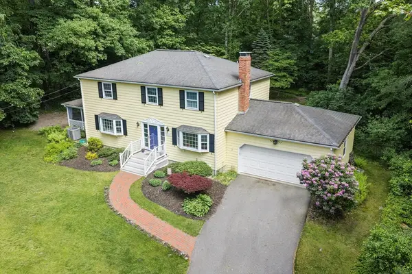 5 Myrtle Dr, Acton, MA 01720