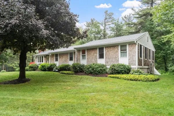 28 Redwood Dr, Princeton, MA 01541