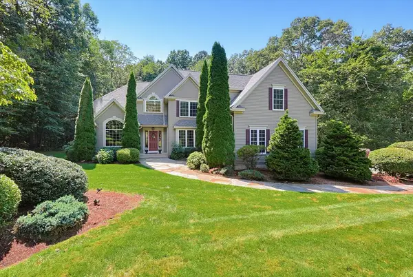 31 Hockanum Rd, Hadley, MA 01035